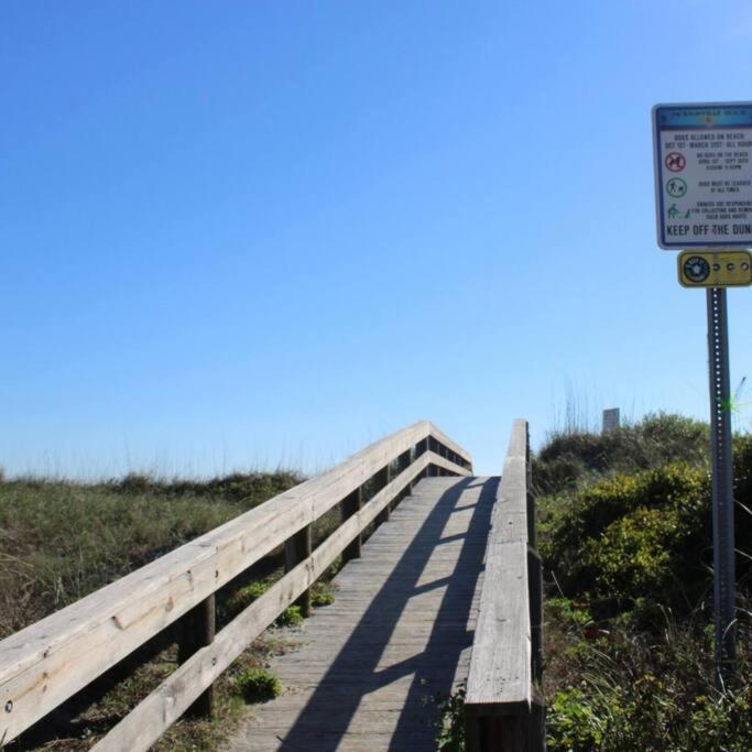 Beachside Retreat Awaits At Jacksonville Beach Zewnętrze zdjęcie
